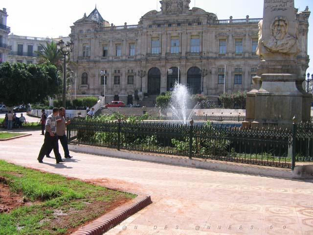 VOYAGE ORAN SEPTEMBRE 2006 19 10 sept. 06 - matin - MAIRIE.JPG